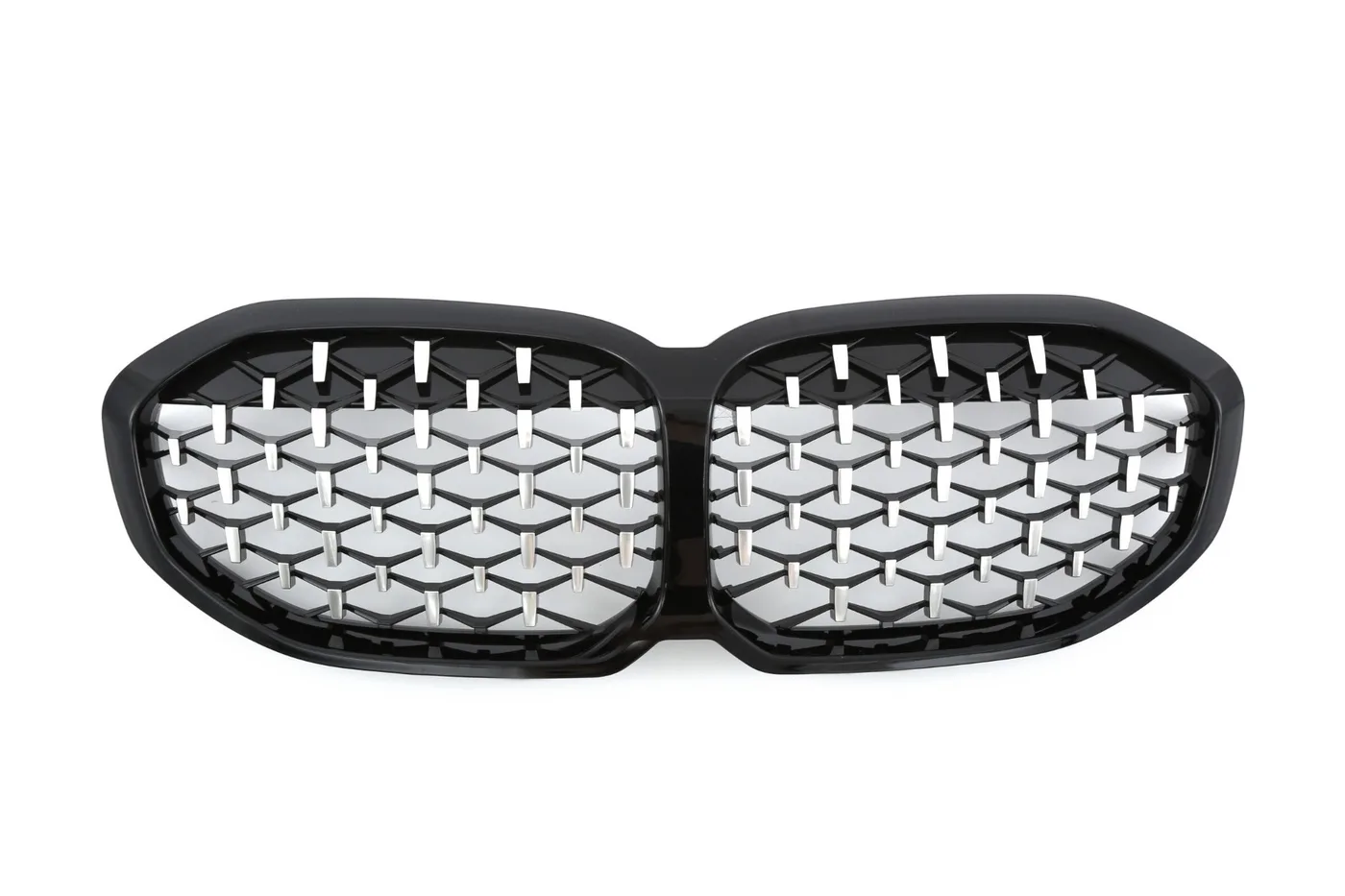 Iluvõre Diamond stiilis, kroom-must, mudelile BMW 1-seeria F40 | 2019-2026