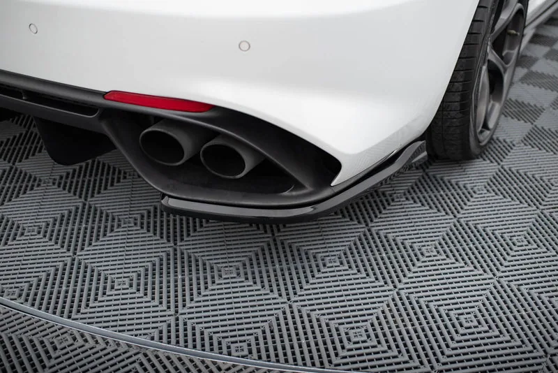 Tagumised küljesplitterid — Alfa Romeo Giulia Quadrifoglio