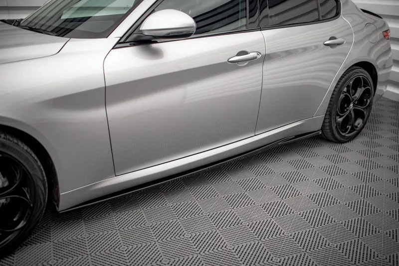 Side skirts — Alfa Romeo Giulia Sport