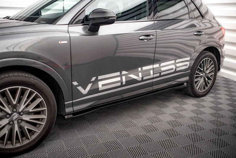 Накладки на пороги V.1 — Audi Q3 S-Line / RSQ3 F3 (2018–)