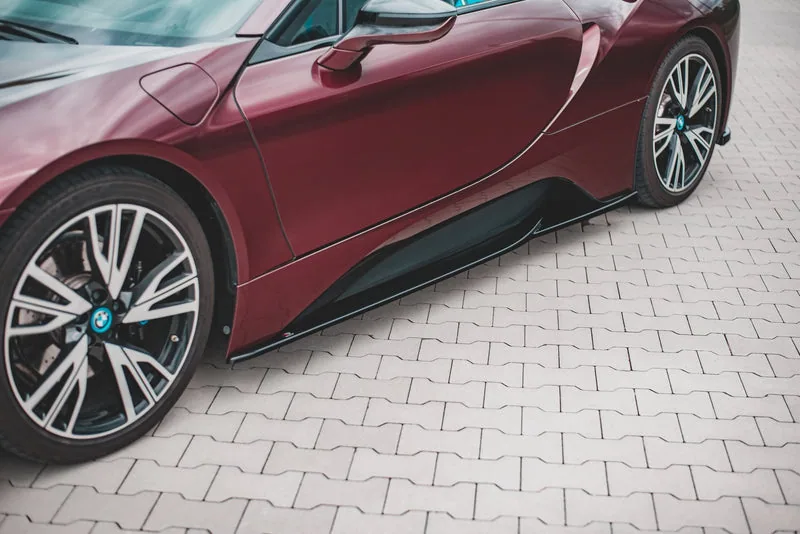 Накладки на пороги — BMW i8