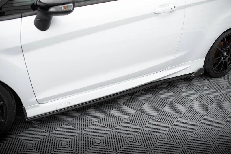 Накладки на пороги V.4 + накладки — Ford Fiesta ST / ST-Line Mk7 (2008–2017)