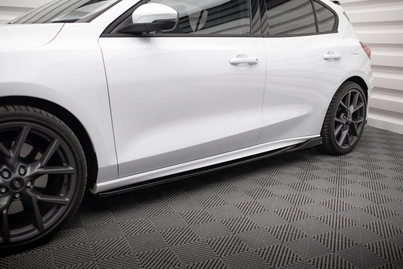 Side skirts V.4 — Ford Focus ST / ST-Line Mk4 (2018–)