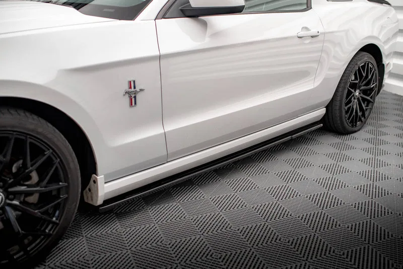 Side skirts — Ford Mustang Mk5 Facelift (2009–2014)