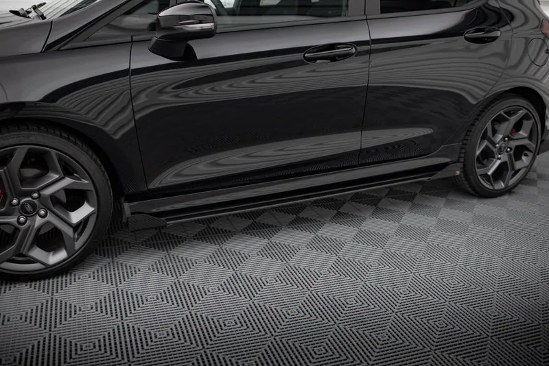Накладки на пороги Street Pro + накладки — Ford Fiesta ST / ST-Line Mk8 (2017–2024)