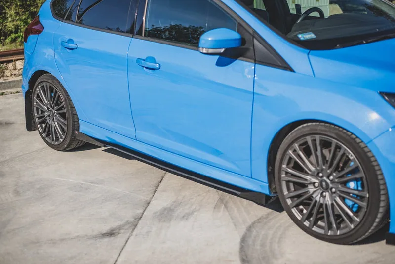 Küljeliistud Street Pro + tiivakesed — Ford Focus RS Mk3 (2015–2018)
