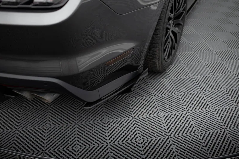Tagumised küljesplitterid Street Pro + tiivakesed — Ford Mustang GT Mk6 (2014–2017)