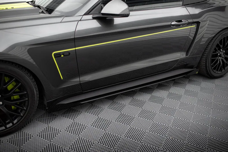 Küljeliistud Street Pro + tiivakesed — Ford Mustang GT Mk6 (2014–2017)