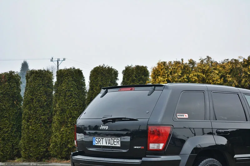 Spoiler cap — Jeep Grand Cherokee WK STR8 (2005–2010)