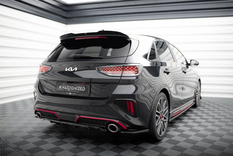 Tagasplitter püsttugedega — Kia Ceed GT Mk3 Facelift (2022–)