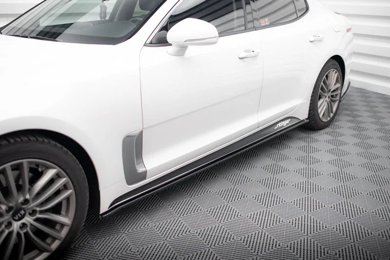 Накладки на пороги — Kia Stinger GT / GT-Line / Standard Mk1 (2017–2023)