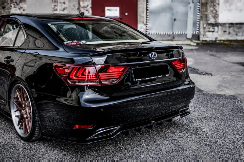 Spoiler cap — Lexus LS Mk4 Facelift (2012–2017)
