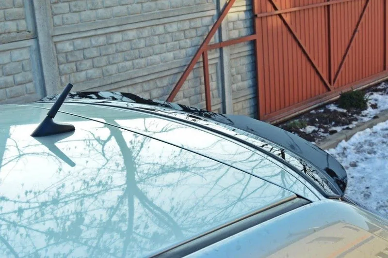 Spoiler cap — Mazda CX-7