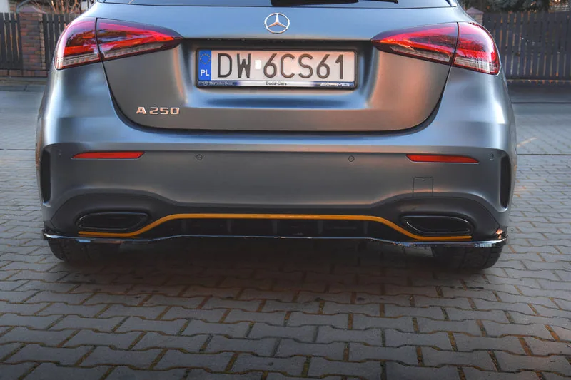 Tagasplitter püsttugedega — Mercedes-Benz A Hatchback AMG Line W177 (2018–2023)
