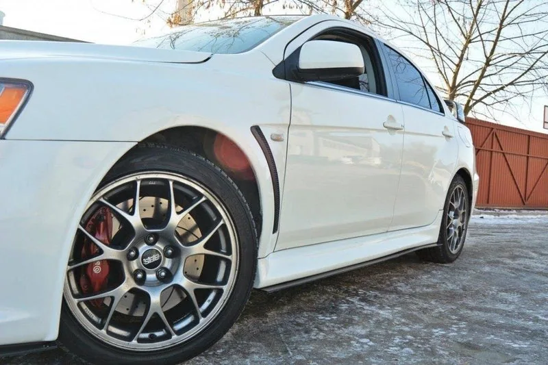 Küljeliistud — Mitsubishi Lancer EVO X (2007–2015)