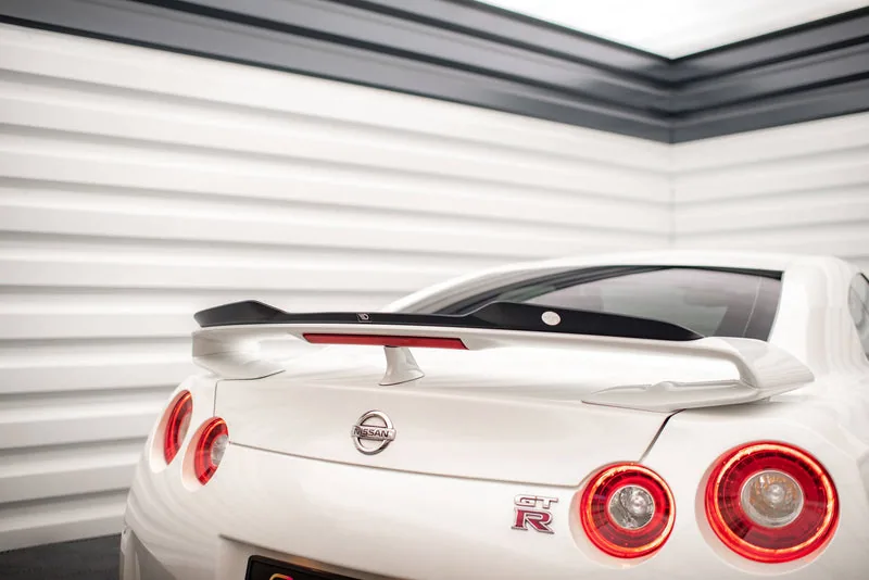 Spoiler cap — Nissan GTR R35 Facelift (2011–2016)