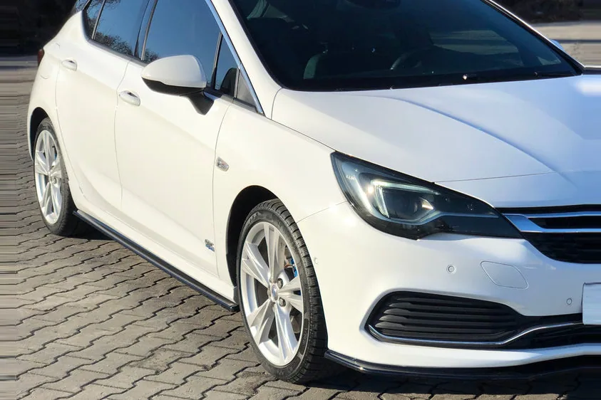 Küljeliistud — Opel Astra K OPC-LINE (2015–2019)
