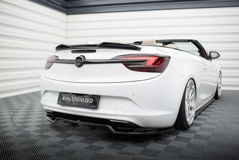 Tagasplitter püsttugedega — Opel Cascada