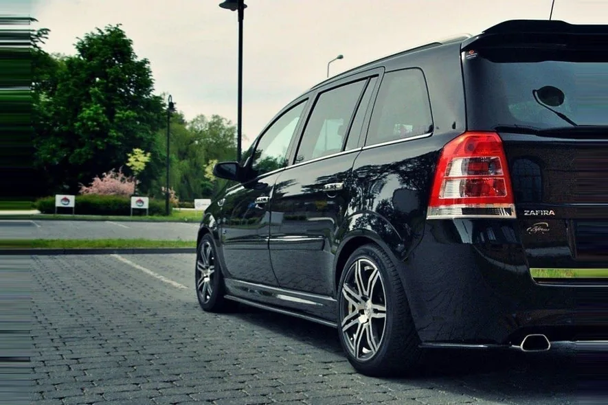 Küljeliistud — Opel Zafira B OPC (2005–2011)
