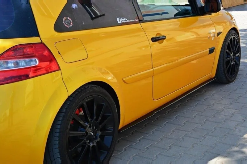 Küljeliistud — Renault Megane RS Mk2 (2004–2008)