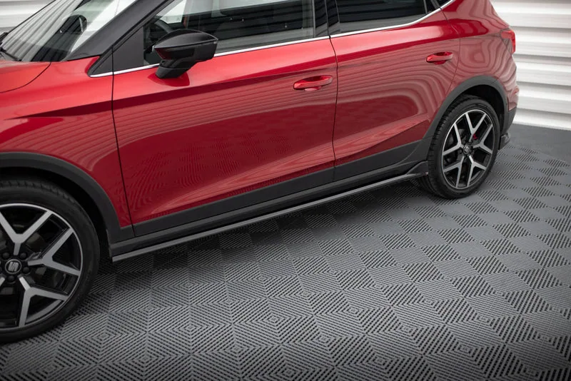 Накладки на пороги — Seat Arona FR Mk1 (2017–2021)