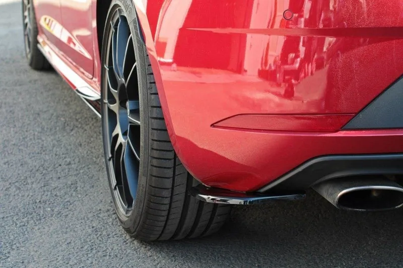 Tagumised küljesplitterid V.1 — Seat Leon Cupra Mk3 Facelift Hatchback (2017–2020)