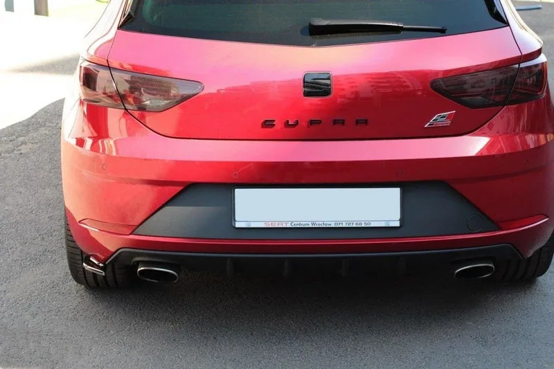 Tagumised küljesplitterid V.2 — Seat Leon Cupra Mk3 Facelift Hatchback (2017–2020)