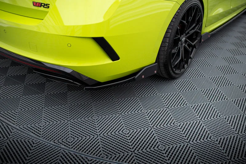 Rear side splitters V.2 + flaps — Škoda Octavia RS Combi / Liftback Mk4 / Mk4 Facelift (2020–)