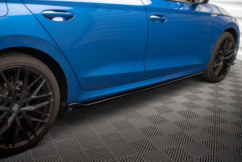Side skirts V.1 — Škoda Octavia Mk4 (2019–2024)