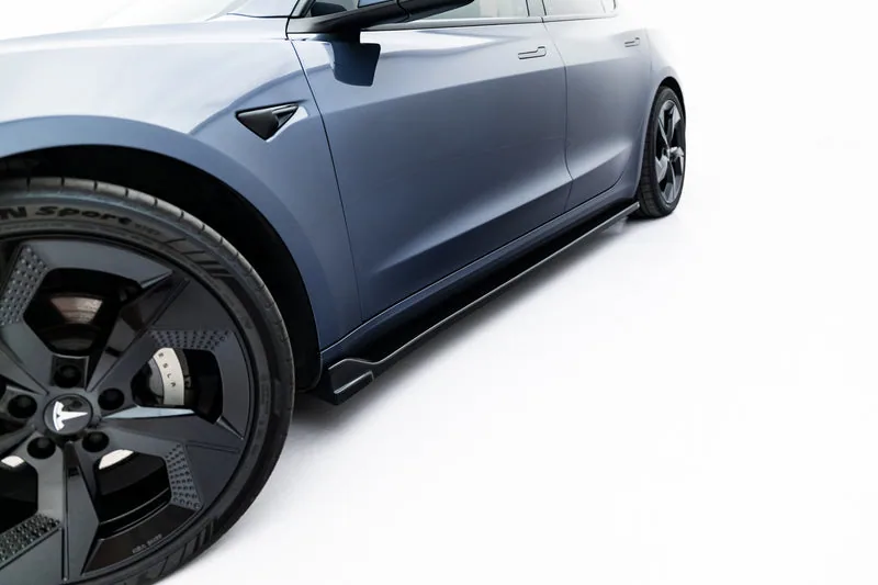Накладки на пороги V.3 — Tesla Model 3 Mk1 / Mk1 Facelift (2017–)