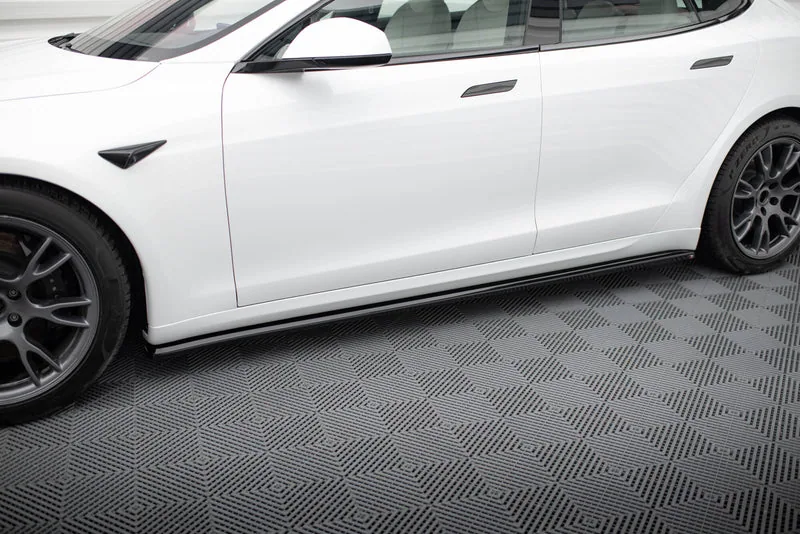 Side skirts V.2 — Tesla Model S Plaid Mk1 Facelift (2021–)