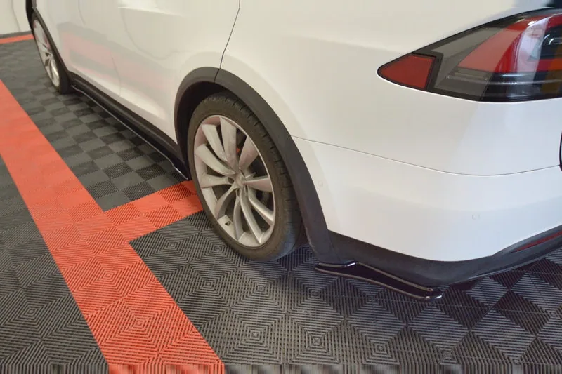 Tagumised küljesplitterid V.1 — Tesla Model X (2015–2021)
