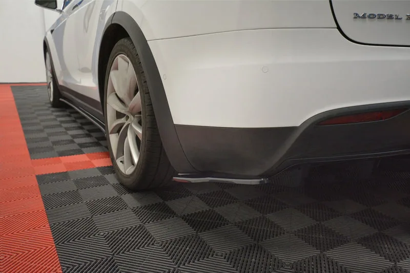 Tagumised küljesplitterid V.2 — Tesla Model X (2015–2021)