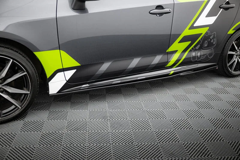 Küljeliistud — Toyota Corolla GR Sport Touring Sports Mk12 (2019–2023)