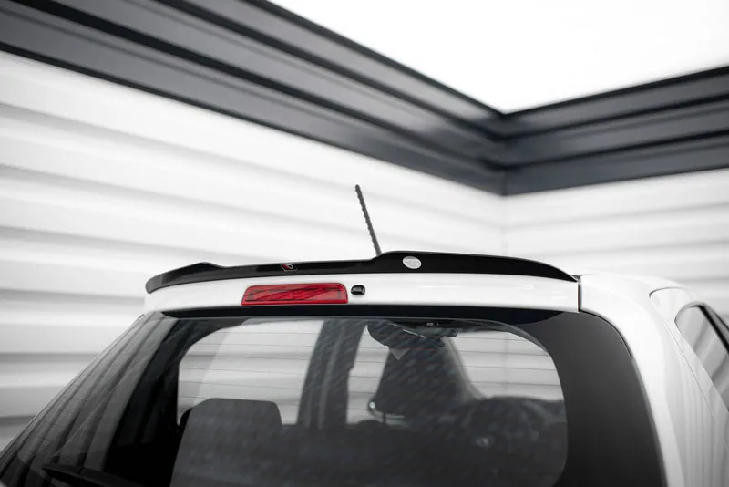 Spoiler cap — Toyota Yaris Mk3 Facelift (2014–2017)