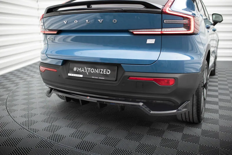 Rear splitter with vertical bars — Volvo C40 Mk1 (2021–)
