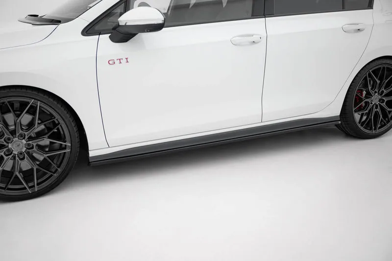 Накладки на пороги V.1 — Volkswagen Golf GTI / GTE / GTI Clubsport / GTD / R-Line Mk8 (2019–)