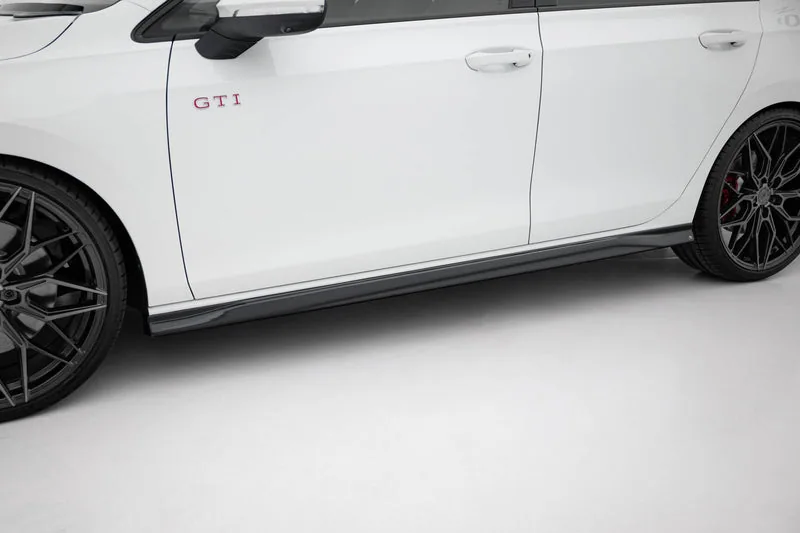 Накладки на пороги V.3 — Volkswagen Golf GTI / GTE / GTI Clubsport / GTD / R-Line Mk8 (2019–)
