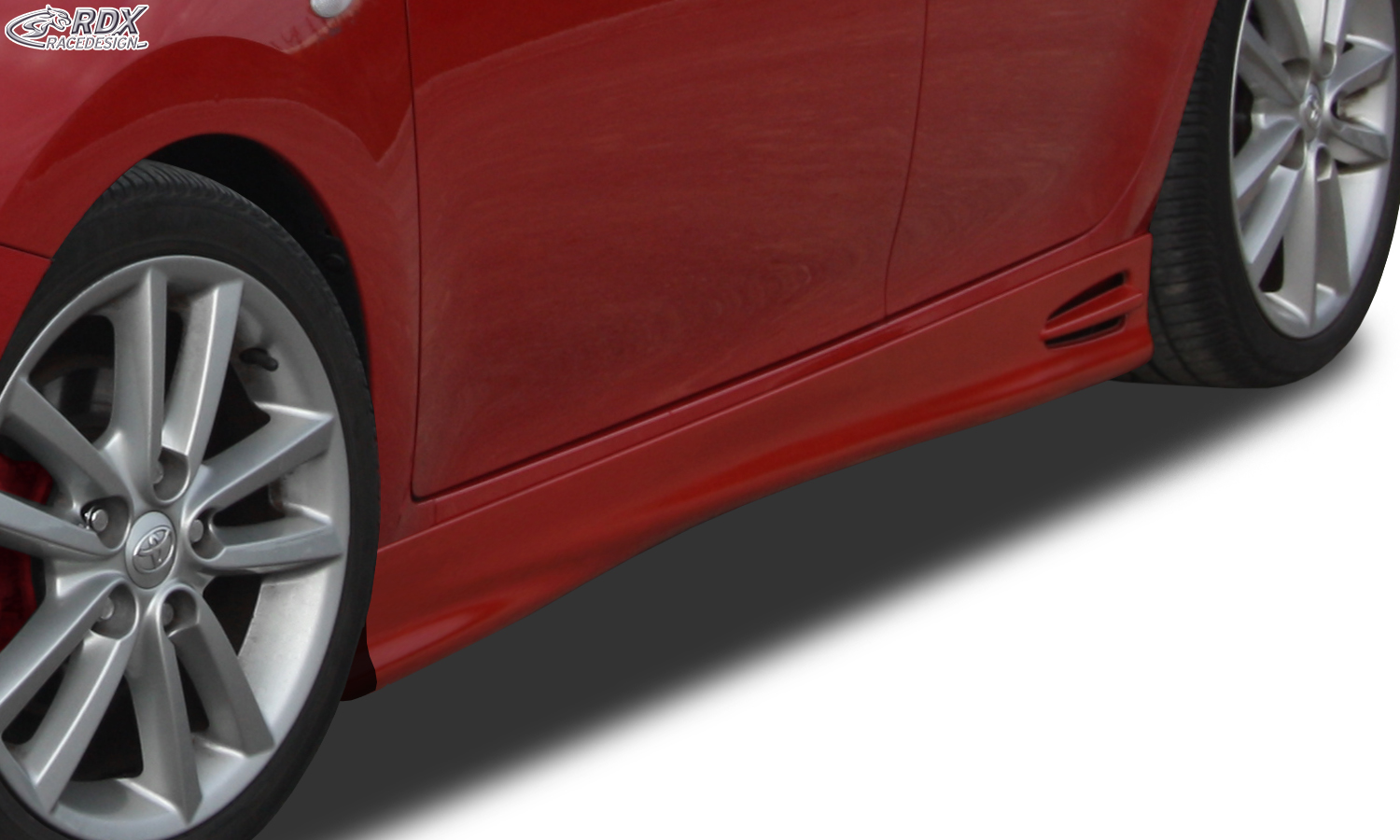 Накладки на пороги RDX GT4 – Toyota Auris E150 (2007–2012)