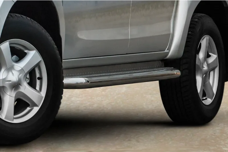 Roostevabad astmelauad rihvelplaadiga — Isuzu D-Max (2012–2017)