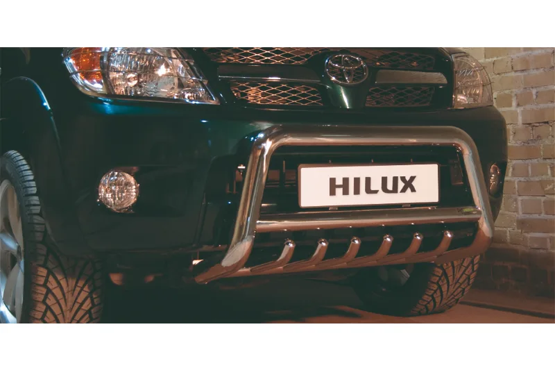 EC A-kaitseraud iluvõrega — Toyota Hilux (2005–2015)