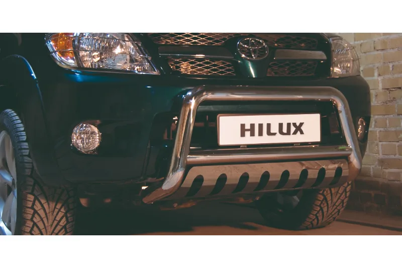 EC A-kaitseraud kaitseplaadiga — Toyota Hilux (2005–2015)