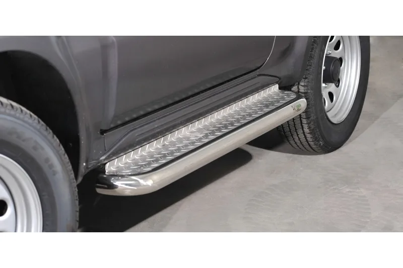 Stainless steel side steps with checker plate — Suzuki Jimny (2012–2017)