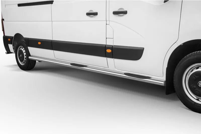 Roostevabad küljetorud plastastmetega — Renault Master (2019–)