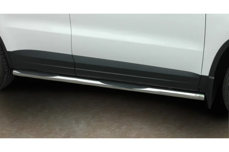 Пороги-трубы из нержавейки с пластиковыми ступенями — Volkswagen Tiguan (2007–2015)