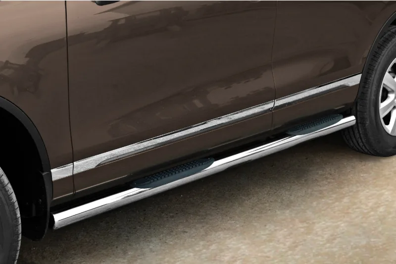Roostevabad küljetorud plastastmetega — Volkswagen Touareg (2011–2015)