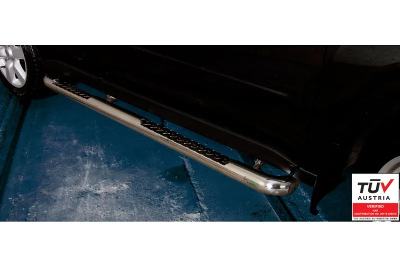 Stainless steel side bars with checker plate steps — Nissan X-Trail (2010–2014)