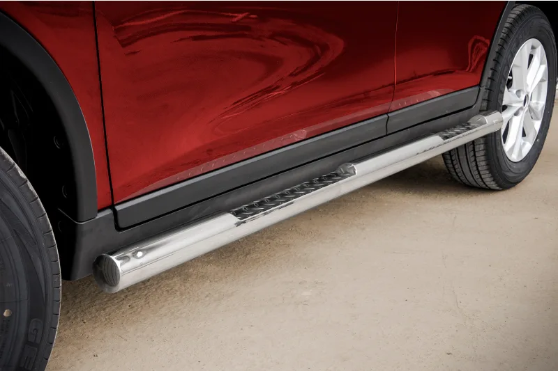 Stainless steel side bars with checker plate steps — Nissan X-Trail (2014–2017)